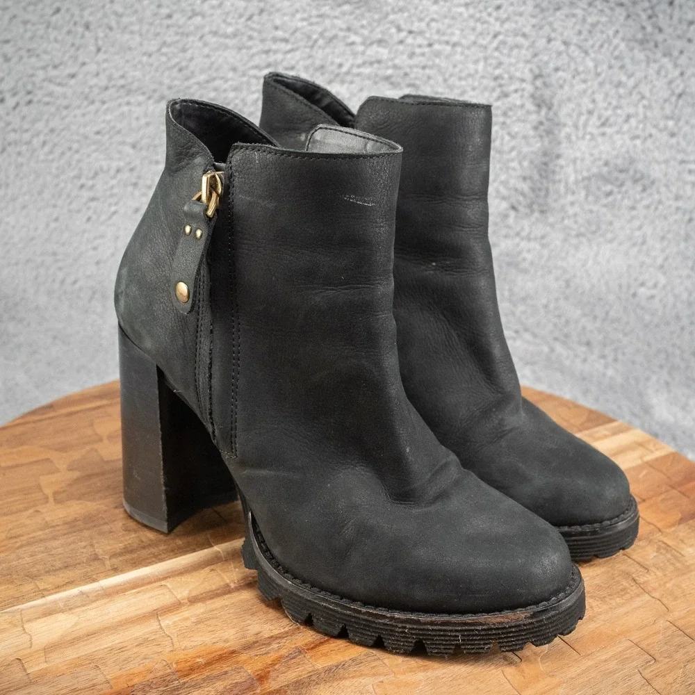 Gibson-Latimer Black Suede Ankle Boots Size 6 M Used